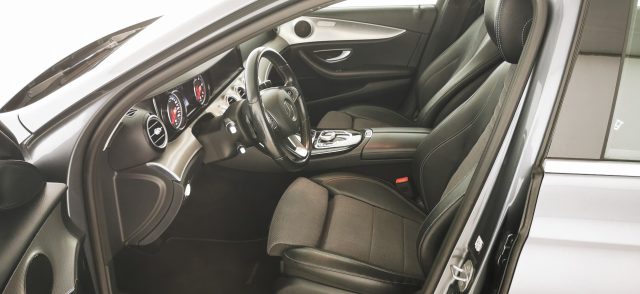 MERCEDES-BENZ E 220 usata, con Interni in pelle