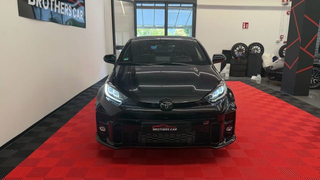 TOYOTA Yaris usata, con Airbag