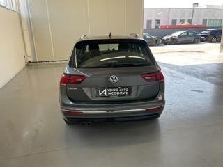 VOLKSWAGEN Tiguan usata, con Autoradio