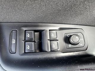 VOLKSWAGEN Passat Variant usata, con USB