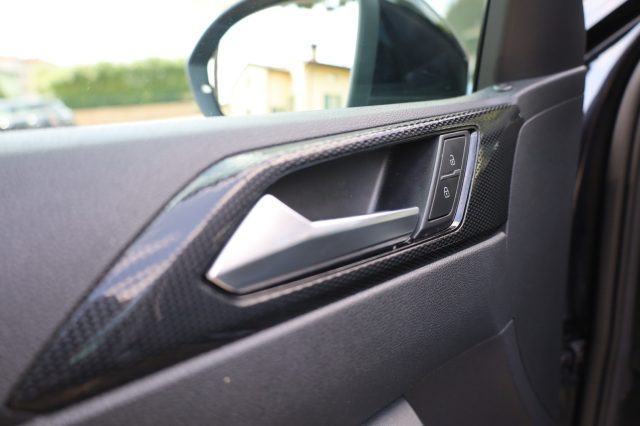 VOLKSWAGEN Taigo usata 84