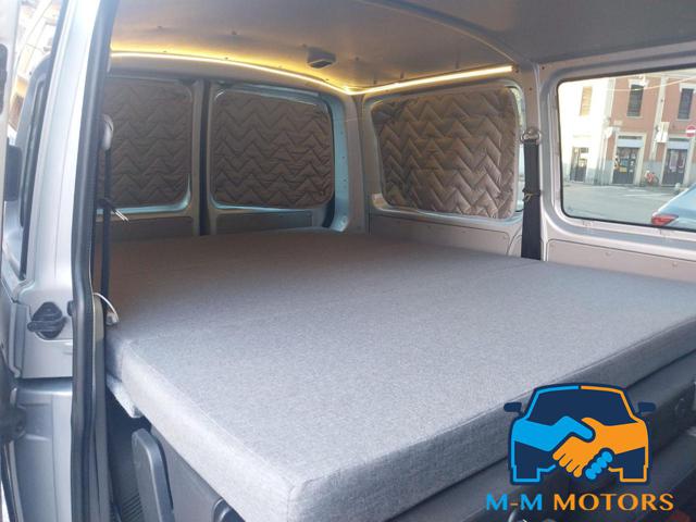 VOLKSWAGEN Transporter usata, con Sensori di parcheggio posteriori
