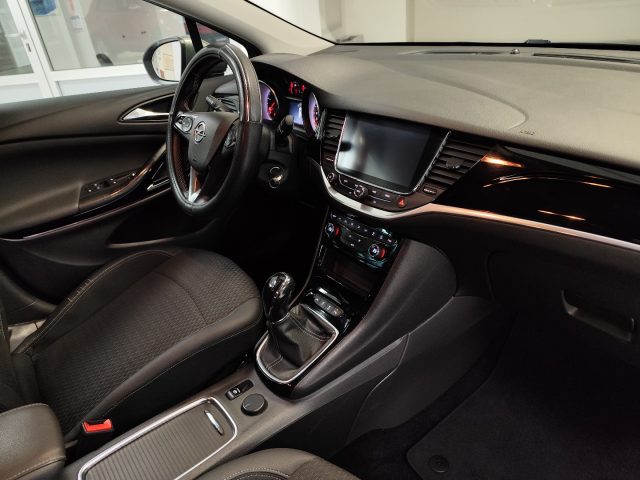 OPEL Astra usata, con Autoradio digitale