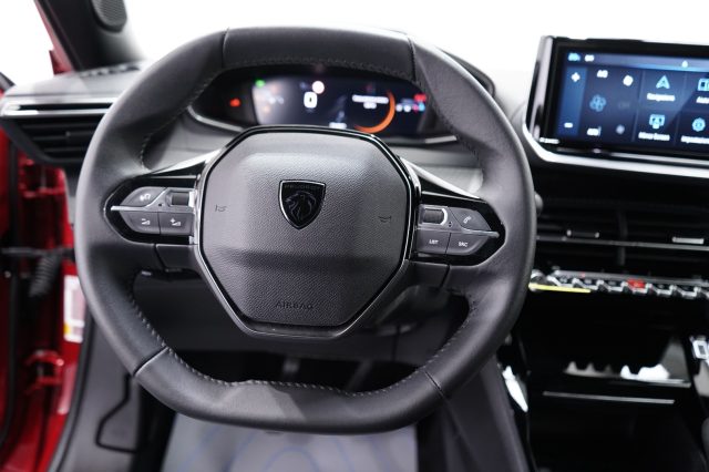 PEUGEOT 2008 usata, con Sistema di navigazione