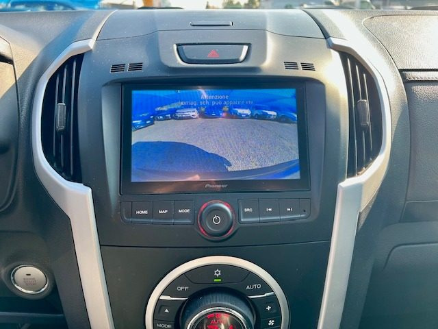 ISUZU D-Max usata, con Touch screen