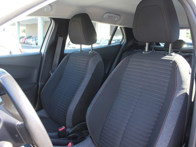 PEUGEOT 2008 usata, con Cruise Control
