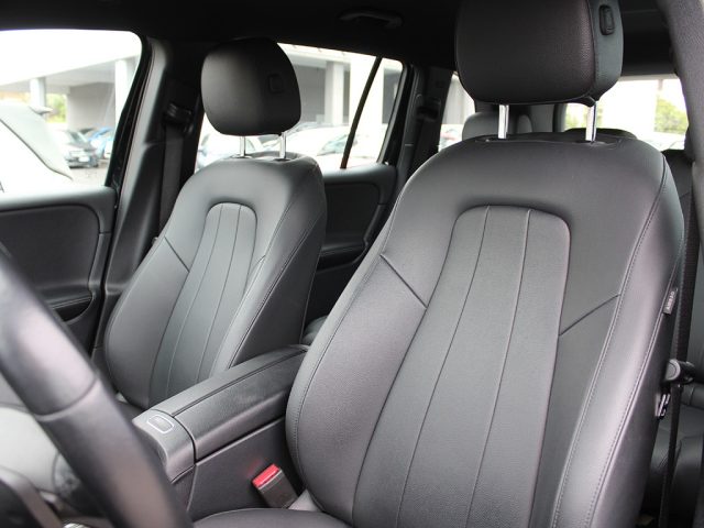 MERCEDES-BENZ GLB 180 usata, con Controllo trazione