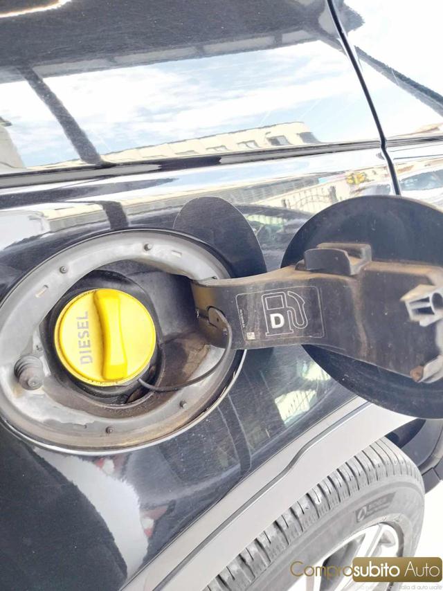 LAND ROVER Discovery Sport usata, con Sedile posteriore sdoppiato