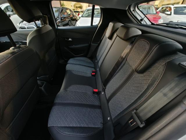 PEUGEOT 208 usata, con Park Distance Control