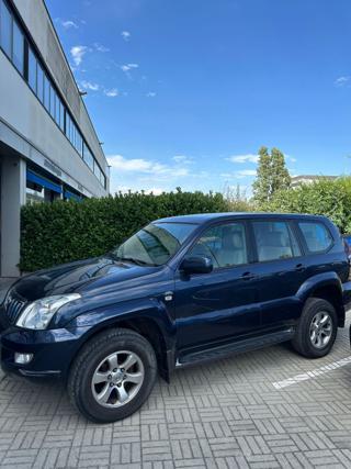 TOYOTA Land Cruiser usata, con Sedile posteriore sdoppiato