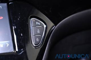 OPEL Corsa usata, con Sensori di parcheggio anteriori