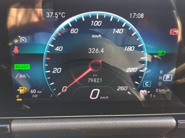 MERCEDES-BENZ GLA 250 usata, con Fari LED