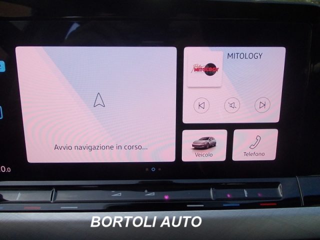 VOLKSWAGEN Golf usata, con Touch screen
