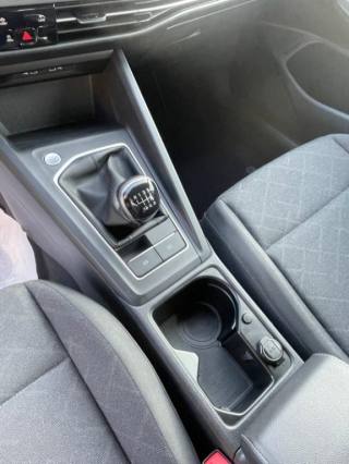 VOLKSWAGEN Golf usata, con Autoradio