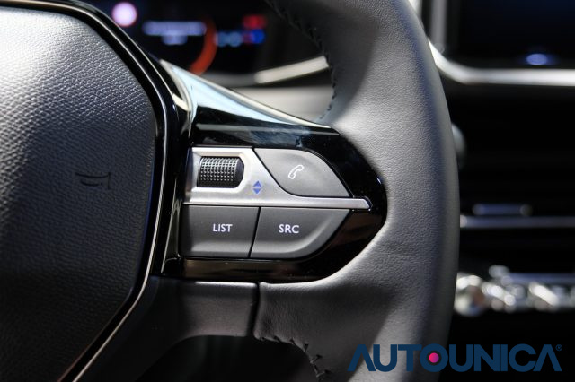 PEUGEOT 2008 usata, con Touch screen