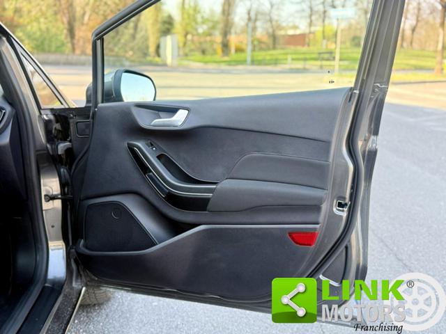 FORD Fiesta usata, con USB