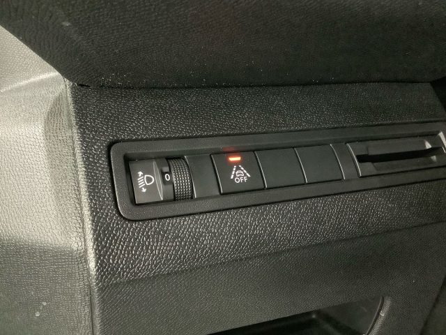 PEUGEOT 3008 usata, con Autoradio digitale