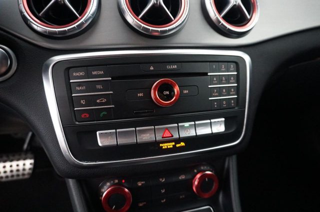 MERCEDES-BENZ CLA 200 usata, con Sedile posteriore sdoppiato