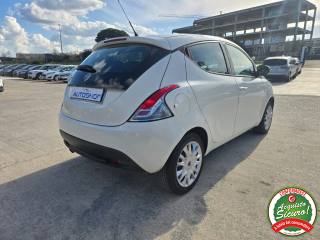 LANCIA Ypsilon usata, con Autoradio