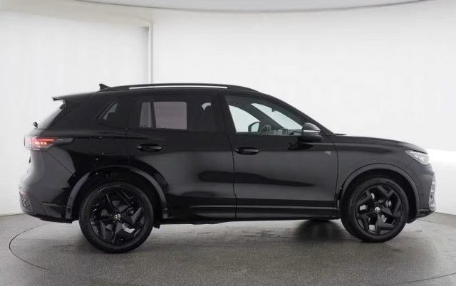 VOLKSWAGEN Tiguan usata, con Airbag laterali