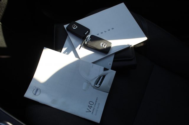 VOLVO V40 Cross Country usata, con Lettore CD