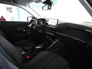 PEUGEOT 3008 usata, con Volante in pelle
