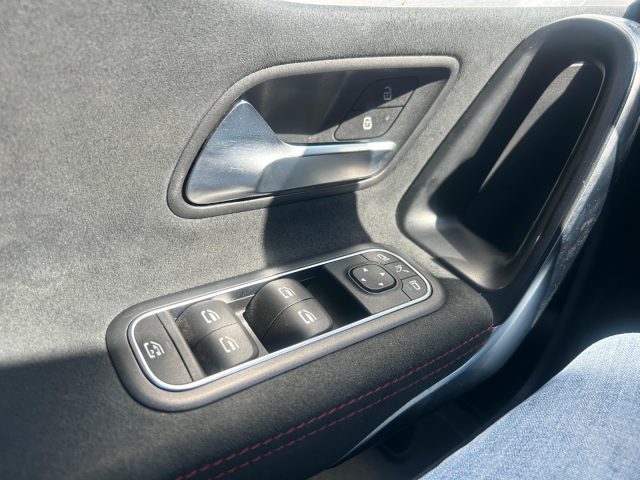 MERCEDES-BENZ CLA 220 usata, con Fendinebbia