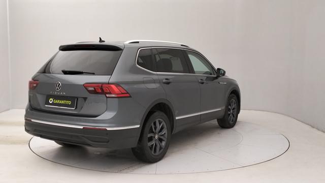 VOLKSWAGEN Tiguan Allspace usata, con Alzacristalli elettrici