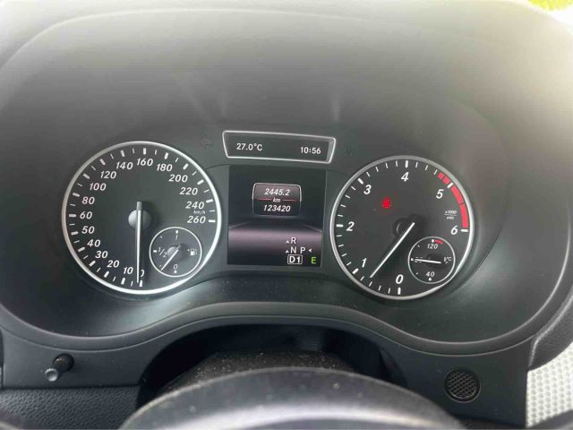 MERCEDES-BENZ B 180 usata, con Chiusura centralizzata