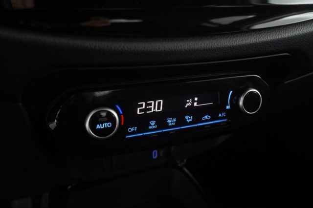 TOYOTA Aygo X usata 8