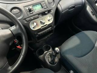 TOYOTA Yaris usata, con Fendinebbia