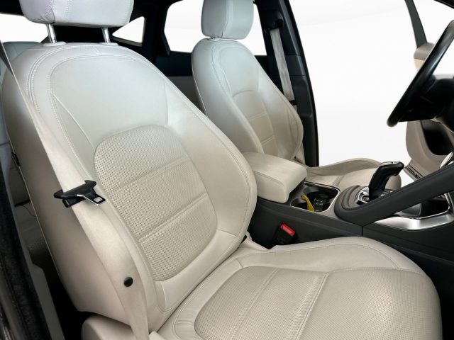 JAGUAR E-Pace usata, con Interni in pelle