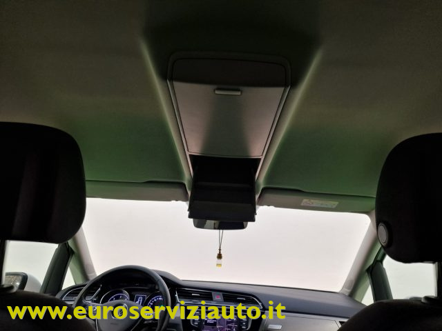VOLKSWAGEN Touran usata, con Adaptive Cruise Control