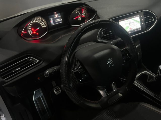PEUGEOT 308 usata, con Autoradio
