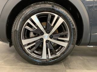PEUGEOT 3008 usata, con Sensori di parcheggio posteriori
