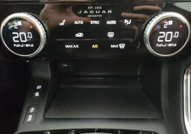 JAGUAR E-Pace usata, con Fari LED