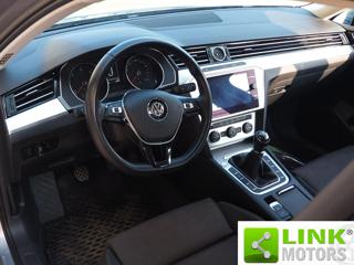 VOLKSWAGEN Passat usata, con Sedile posteriore sdoppiato
