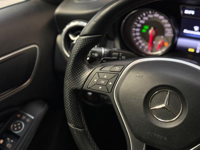 MERCEDES-BENZ GLA 200 usata, con Autoradio digitale