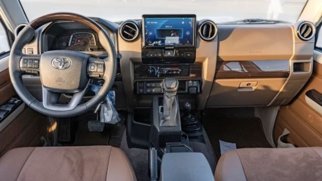 TOYOTA Land Cruiser usata, con Fendinebbia