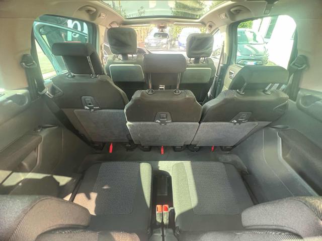 PEUGEOT 5008 usata, con Sensori di parcheggio posteriori