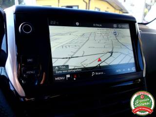 PEUGEOT 2008 usata, con Volante in pelle
