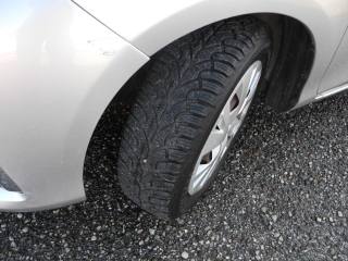 TOYOTA Yaris usata 54