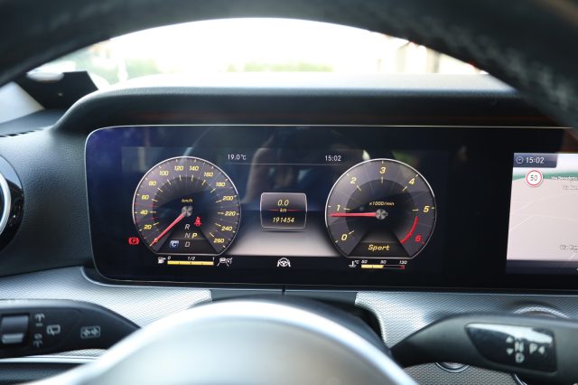 MERCEDES-BENZ E 220 usata, con Sedili riscaldati