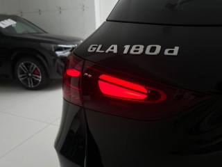 MERCEDES-BENZ GLA 180 usata, con Cronologia tagliandi