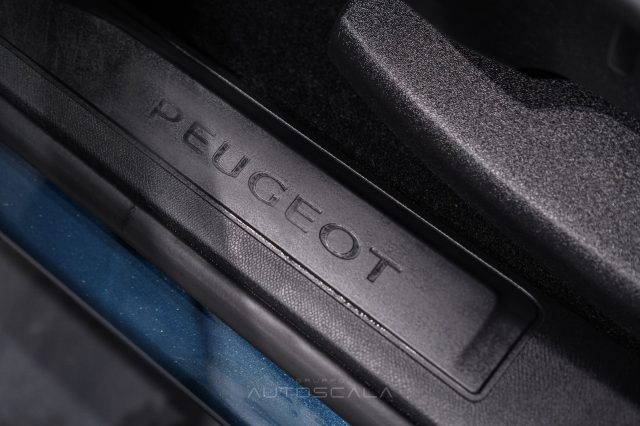 PEUGEOT 3008 usata, con Volante in pelle
