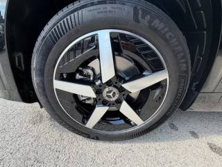 MERCEDES-BENZ GLB 200 usata, con Chiusura centralizzata