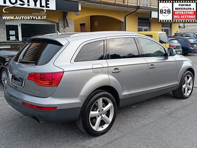 AUDI Q7 usata, con Sensori di parcheggio posteriori