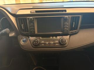 TOYOTA RAV 4 MY23 usata, con Sedile posteriore sdoppiato