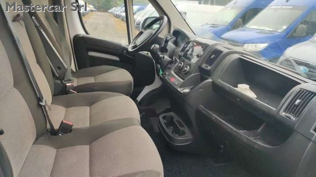 PEUGEOT Boxer usata, con Autoradio