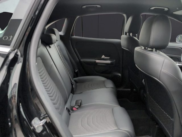 MERCEDES-BENZ GLA 200 usata, con Fendinebbia